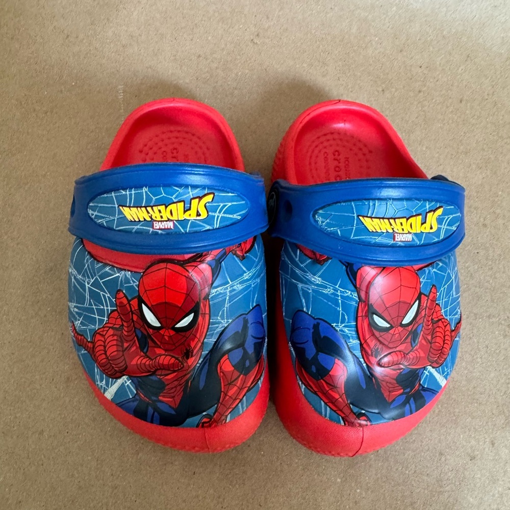 Crocs Unisex Light Up Marvel Spiderman Red and Blue Clogs. Size C4 (Toddler)